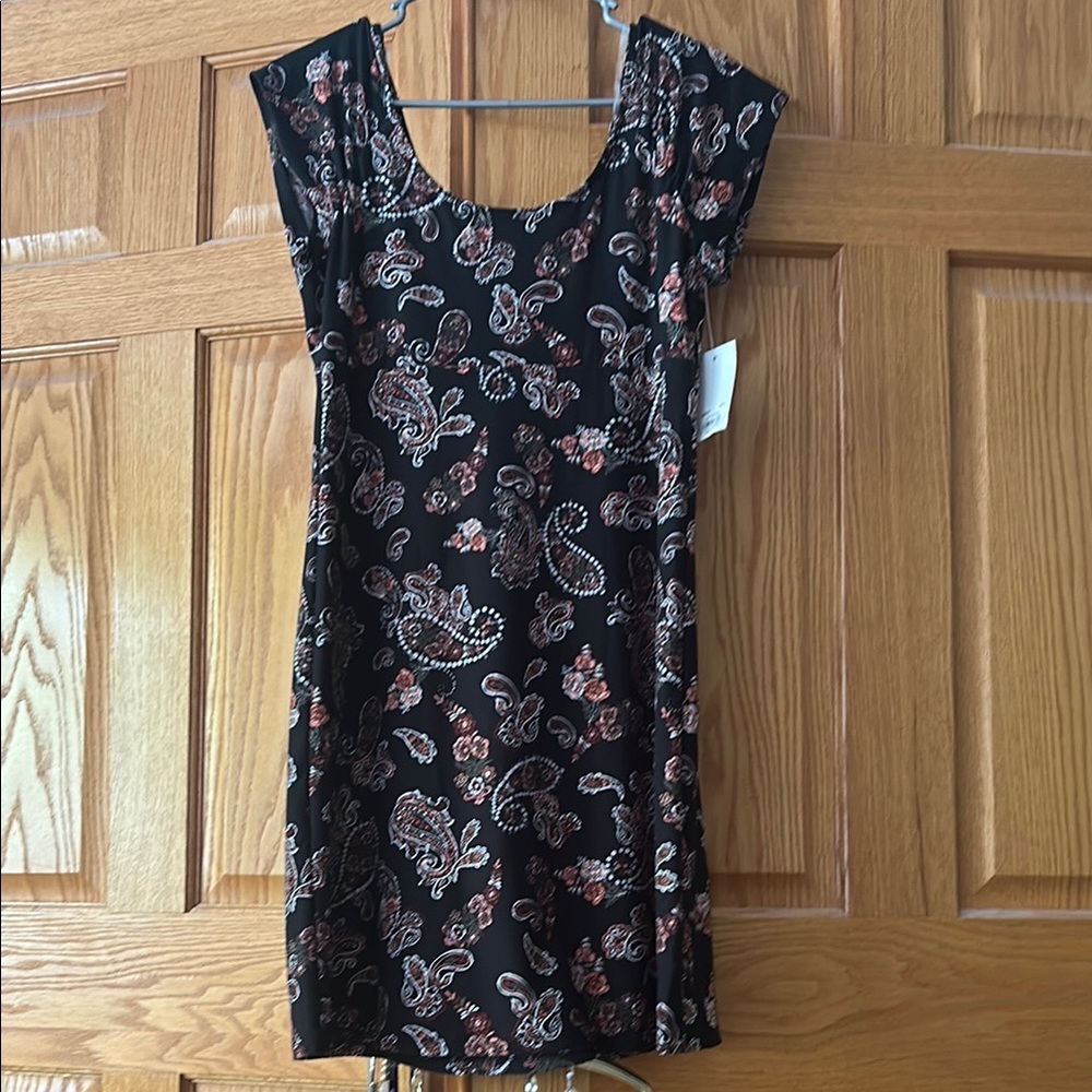 Elegant Black Floral Dress medium